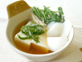 絹とうふで湯豆腐
